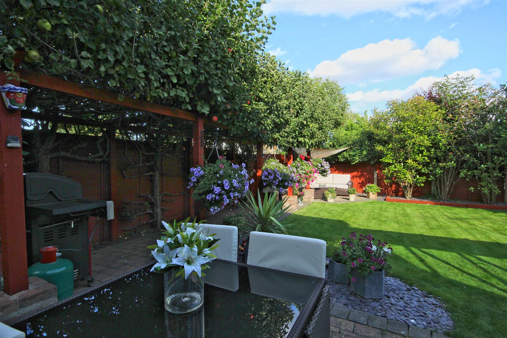 Property in Canada Drive, Cottingham, HU16