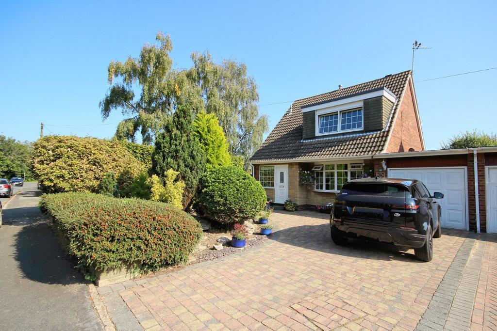 Property in Canada Drive, Cottingham, HU16