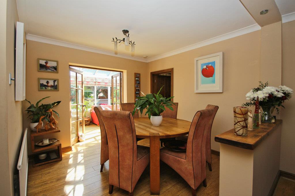 Property in Canada Drive, Cottingham, HU16