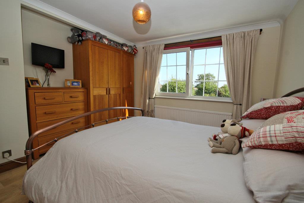 Property in Canada Drive, Cottingham, HU16