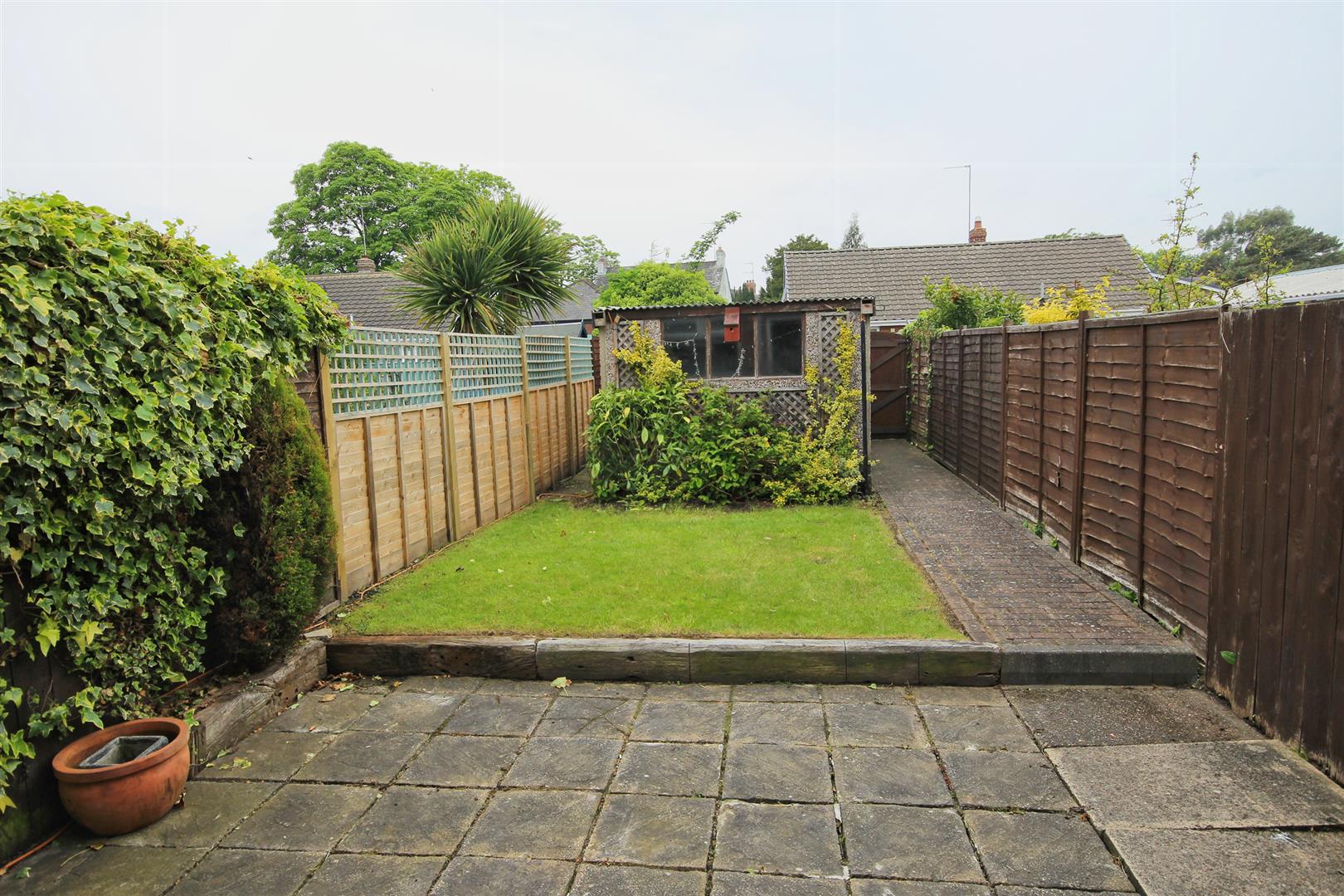 Property in Brockenhurst Avenue, Cottingham, HU16