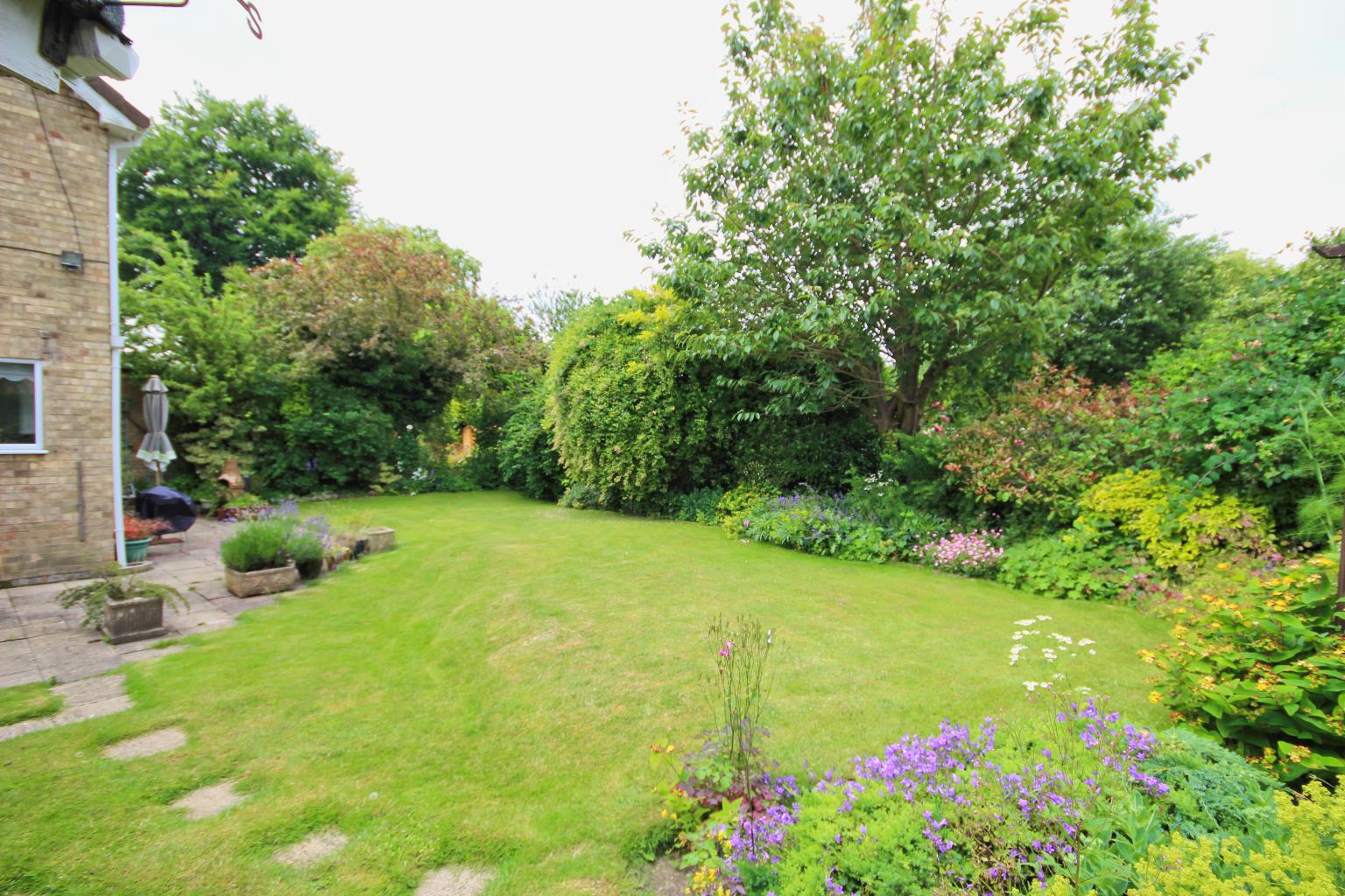 Property in Elmfield Drive, Cottingham, HU16