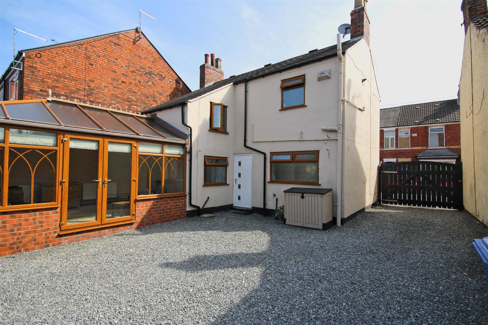 Property in Finkle Street, Cottingham, HU16