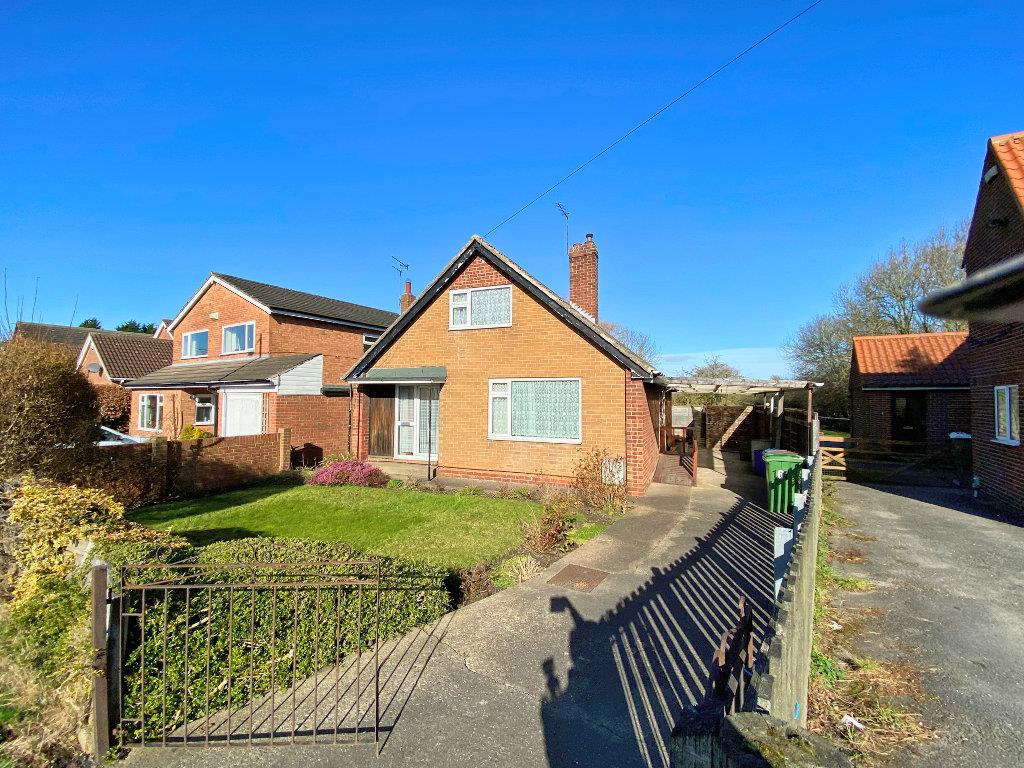 Property in New Village Road, Cottingham, HU16