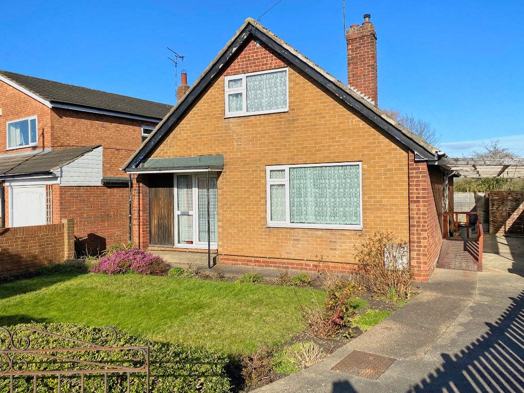 Property in New Village Road, Cottingham, HU16
