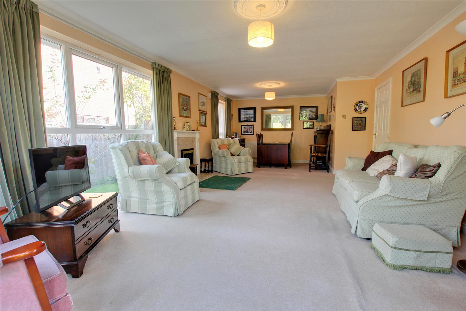 Property in Orchard Croft, Cottingham, HU16