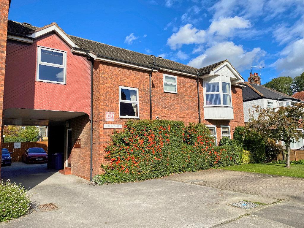 Property in Beck Bank, Cottingham, HU16