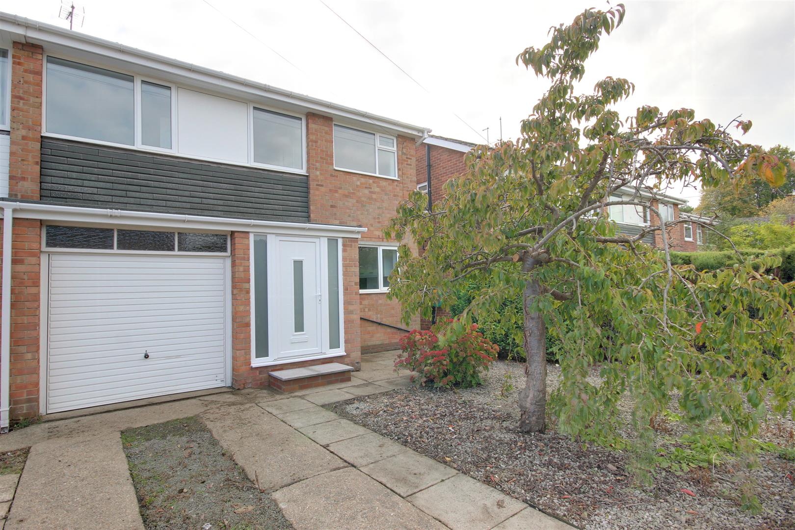 Property in Lawnsgarth, Cottingham, HU16