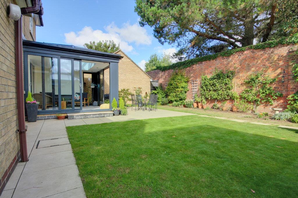 Property in Longmans Lane, Cottingham, HU16