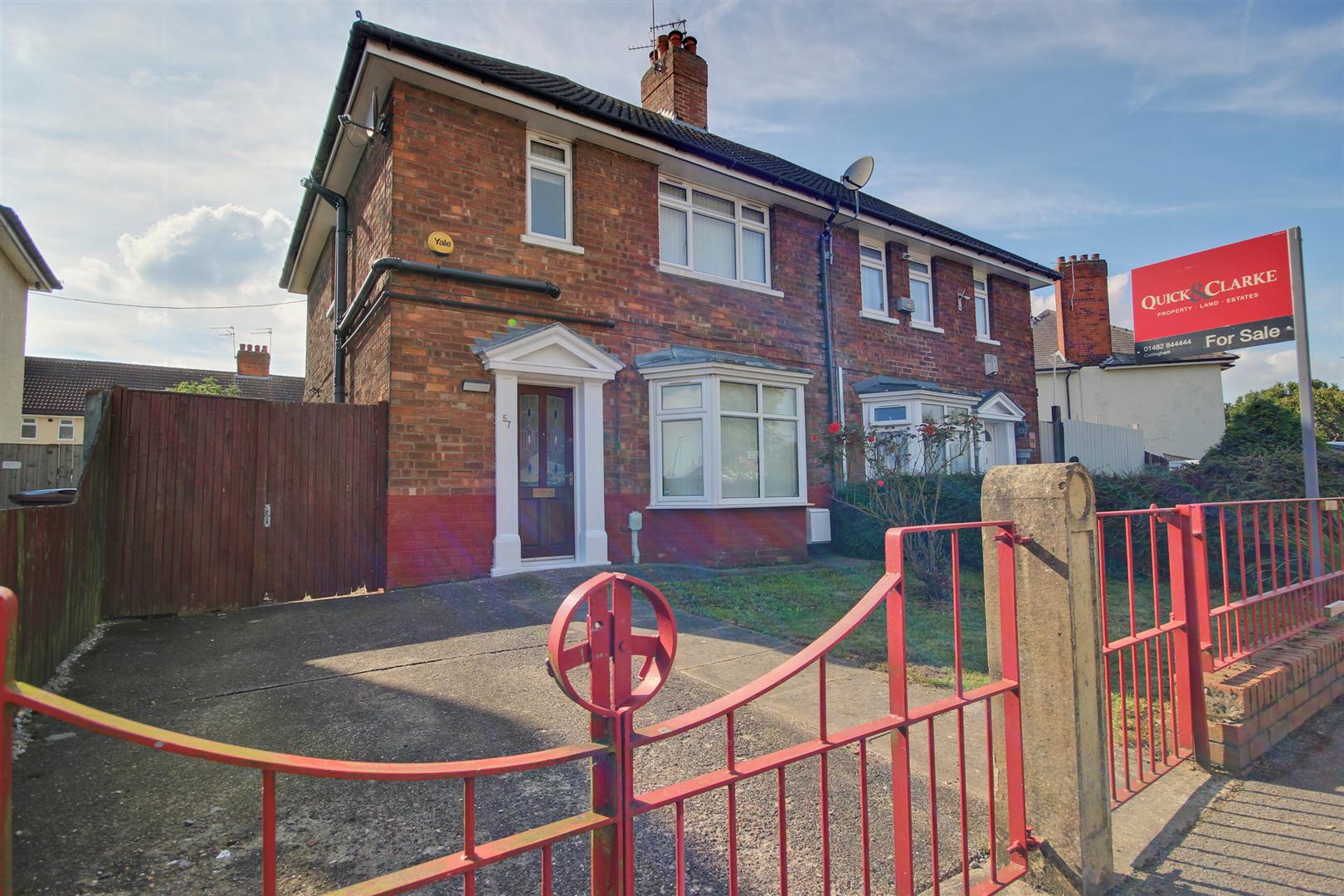 Property in Langtoft Grove, Hull, HU6