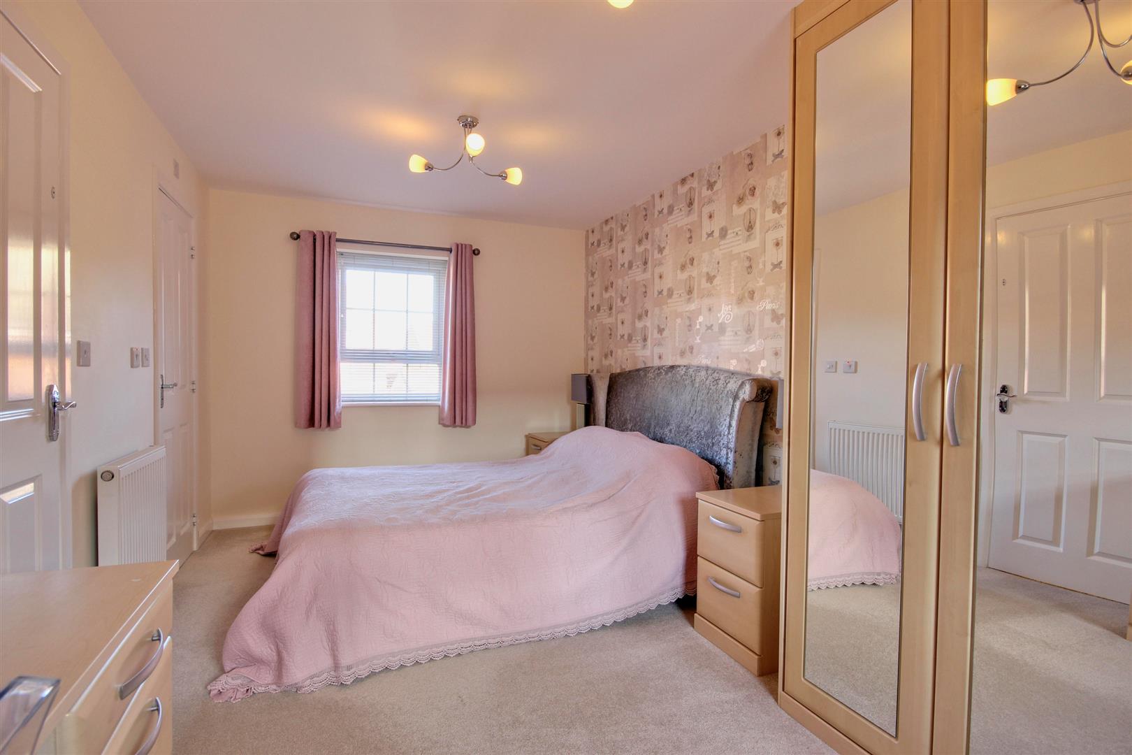 Property in Greenwich Park, Hull, HU7