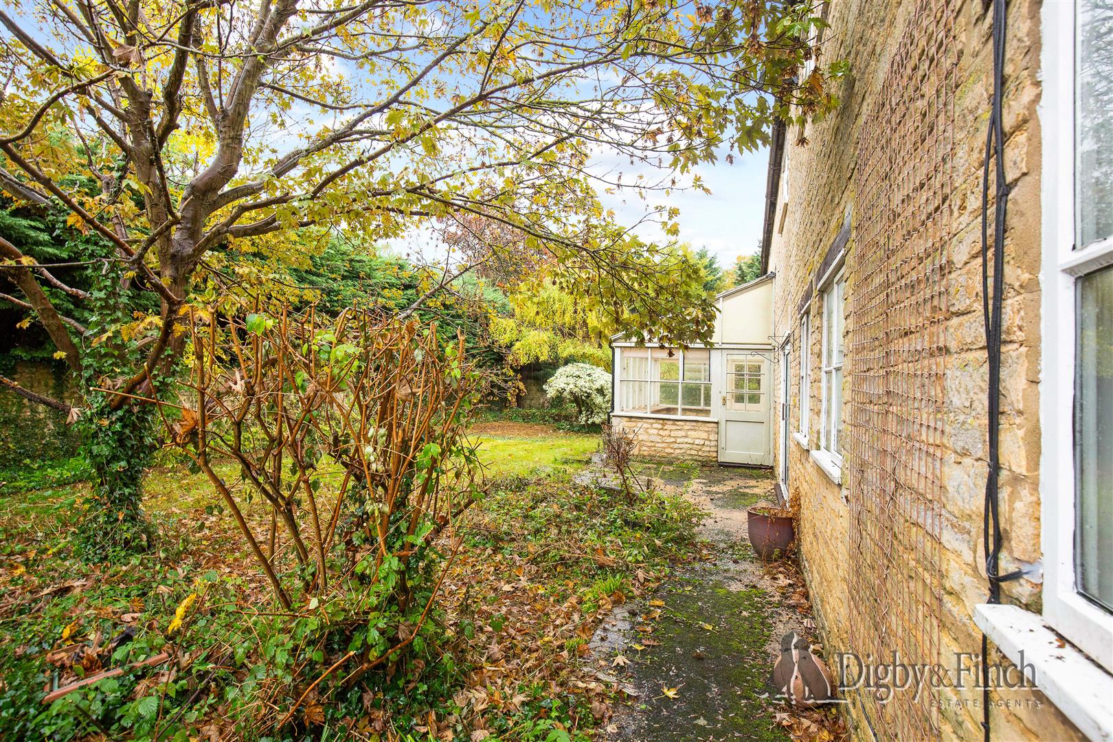 Property in Bainton Green Road, Stamford, PE9