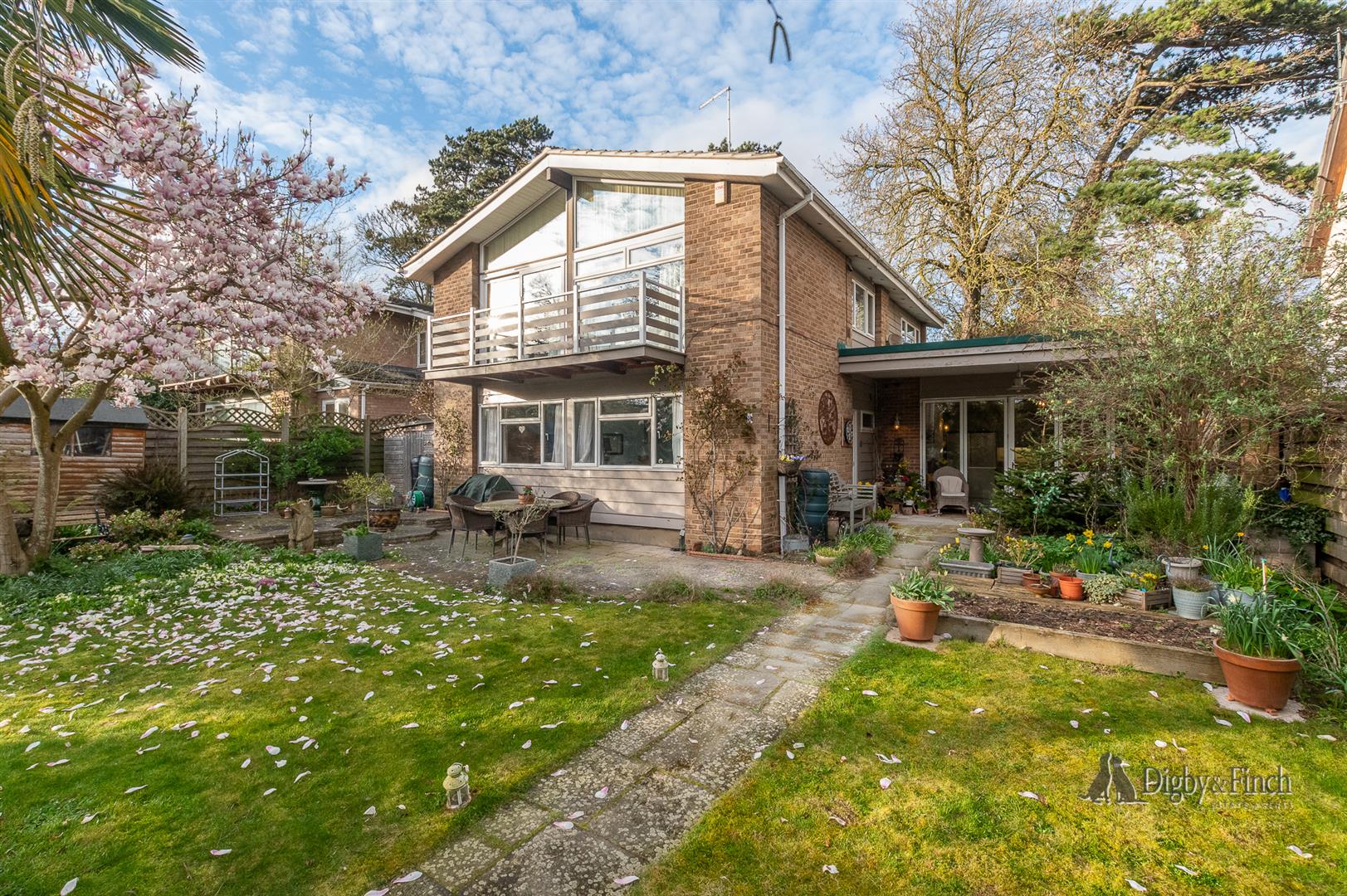 Fox Dale, Stamford, PE9