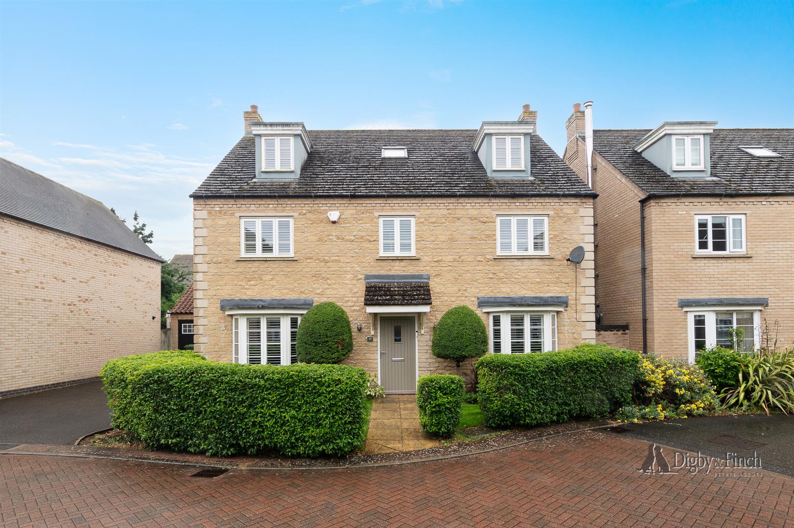 Paynes Field, Stamford, PE9