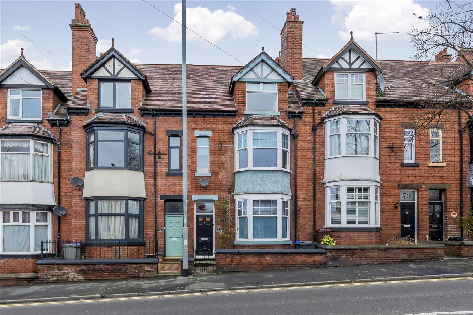 Property in Ashbourne Road, Leek, Staffordshire, Staffordshire, ST13 5AU