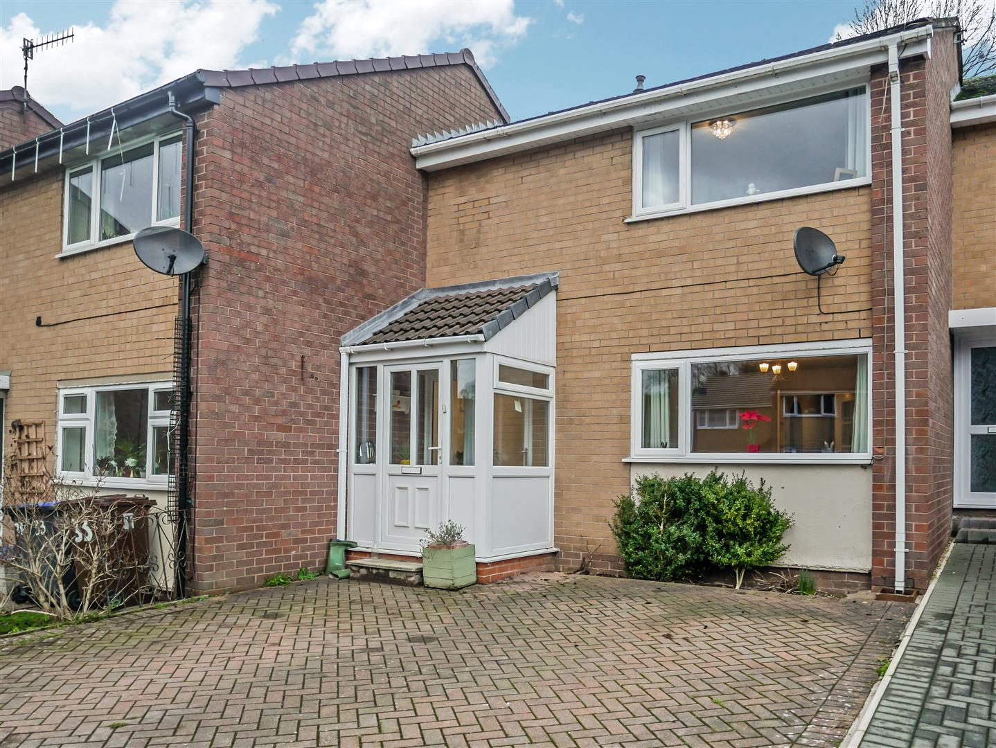 Property in Hencroft, Leek, Staffordshire, ST13 8EZ