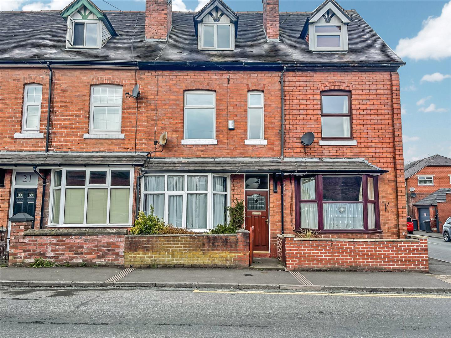 Property in Garden Street, Leek, Staffordshire, ST13 8DY