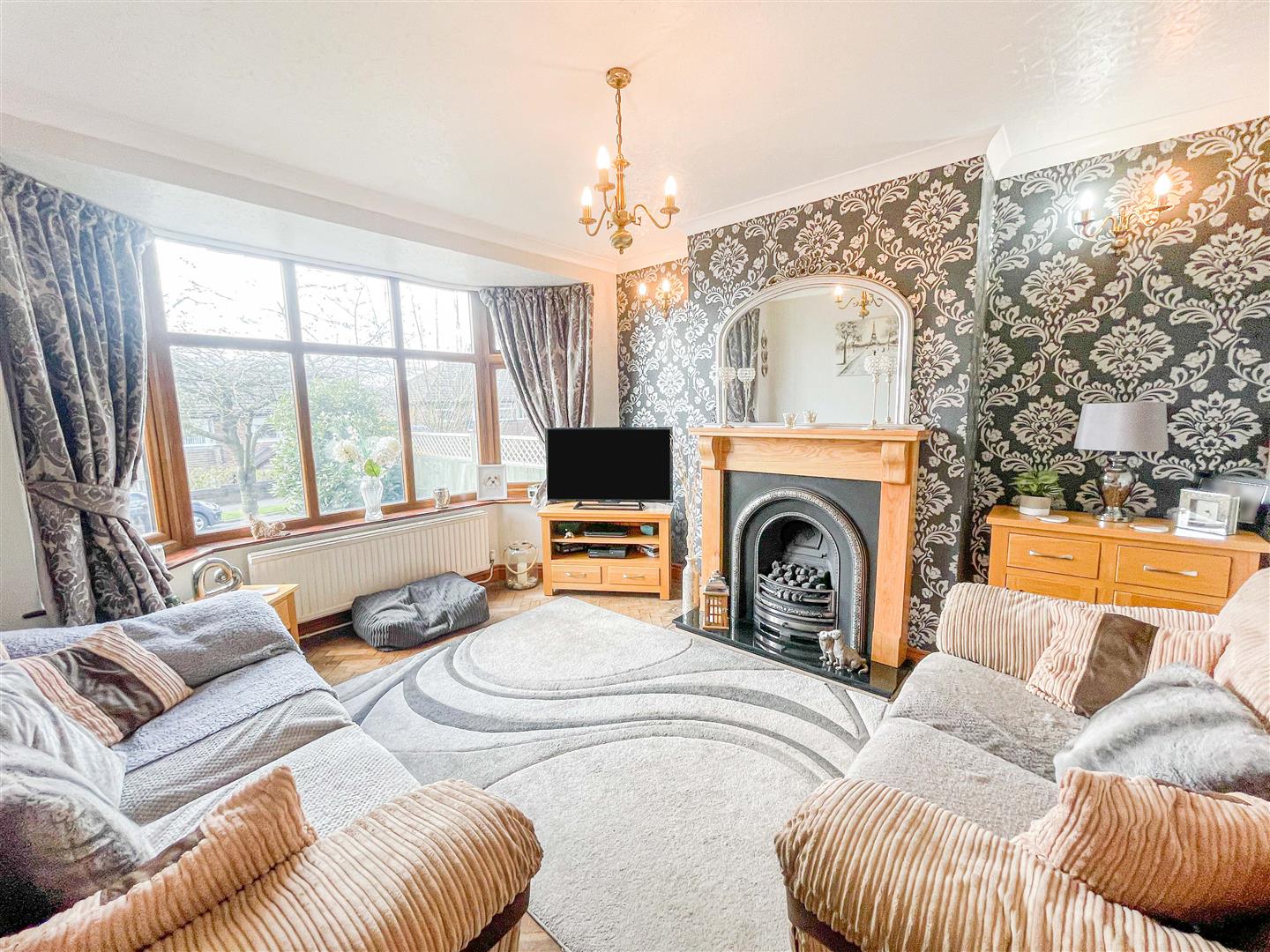 Property in Windsor Drive, Leek, Staffordshire, ST13 6NL