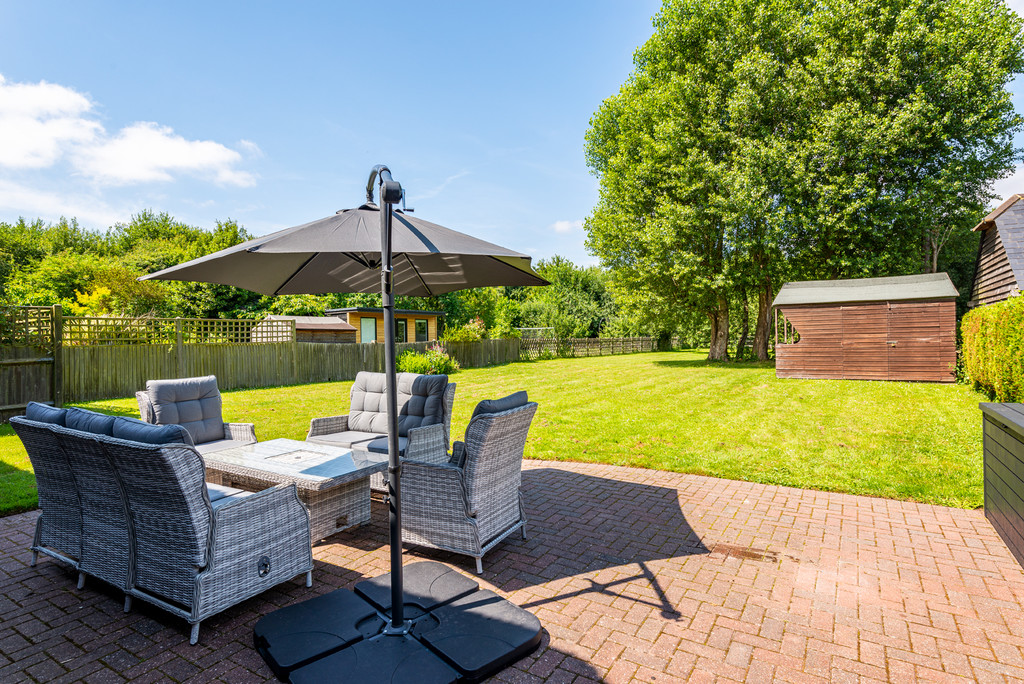 Property in Rookery Barn Farm, Cobham, Gravesend, Kent, DA12 3AJ