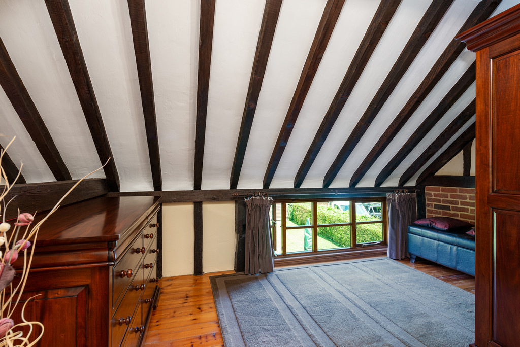 Property in Rookery Barn Farm, Cobham, Gravesend, Kent, DA12 3AJ