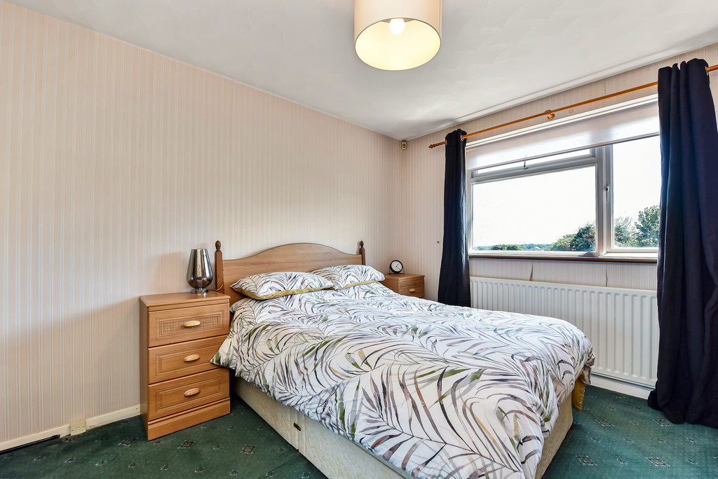Property in Frindsbury Hill, Frindsbury, Rochester, Kent, ME2 4JR