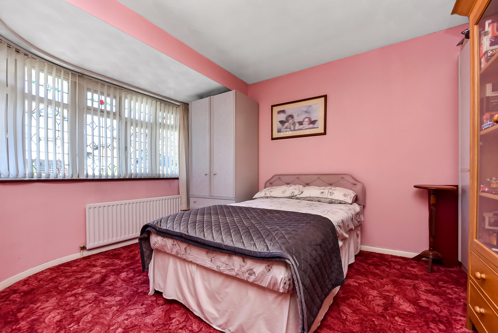 Property in Frindsbury Hill, Frindsbury, Rochester, Kent, ME2 4JR