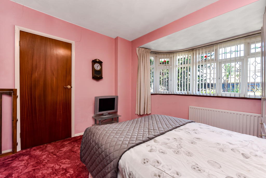 Property in Frindsbury Hill, Frindsbury, Rochester, Kent, ME2 4JR