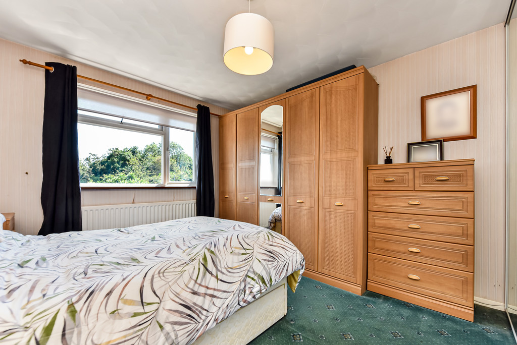 Property in Frindsbury Hill, Frindsbury, Rochester, Kent, ME2 4JR