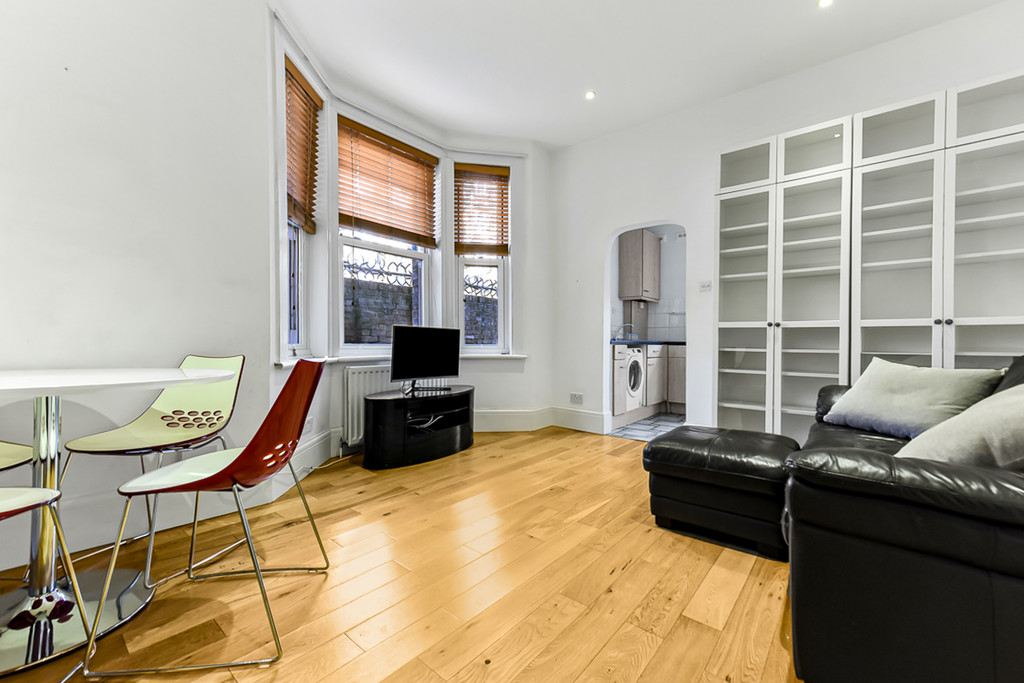 Property in Gauden Road, Clapham, London, SW4 6LJ