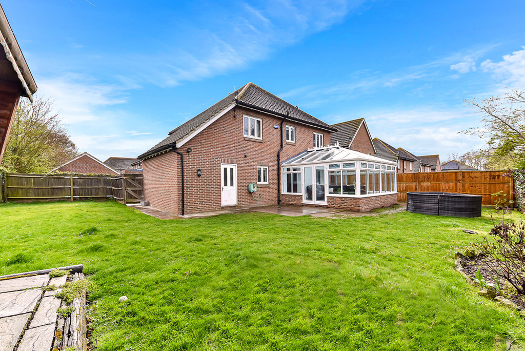 Property in Bronte Close, Cliffe Woods, Rochester, Kent, ME3 8TZ