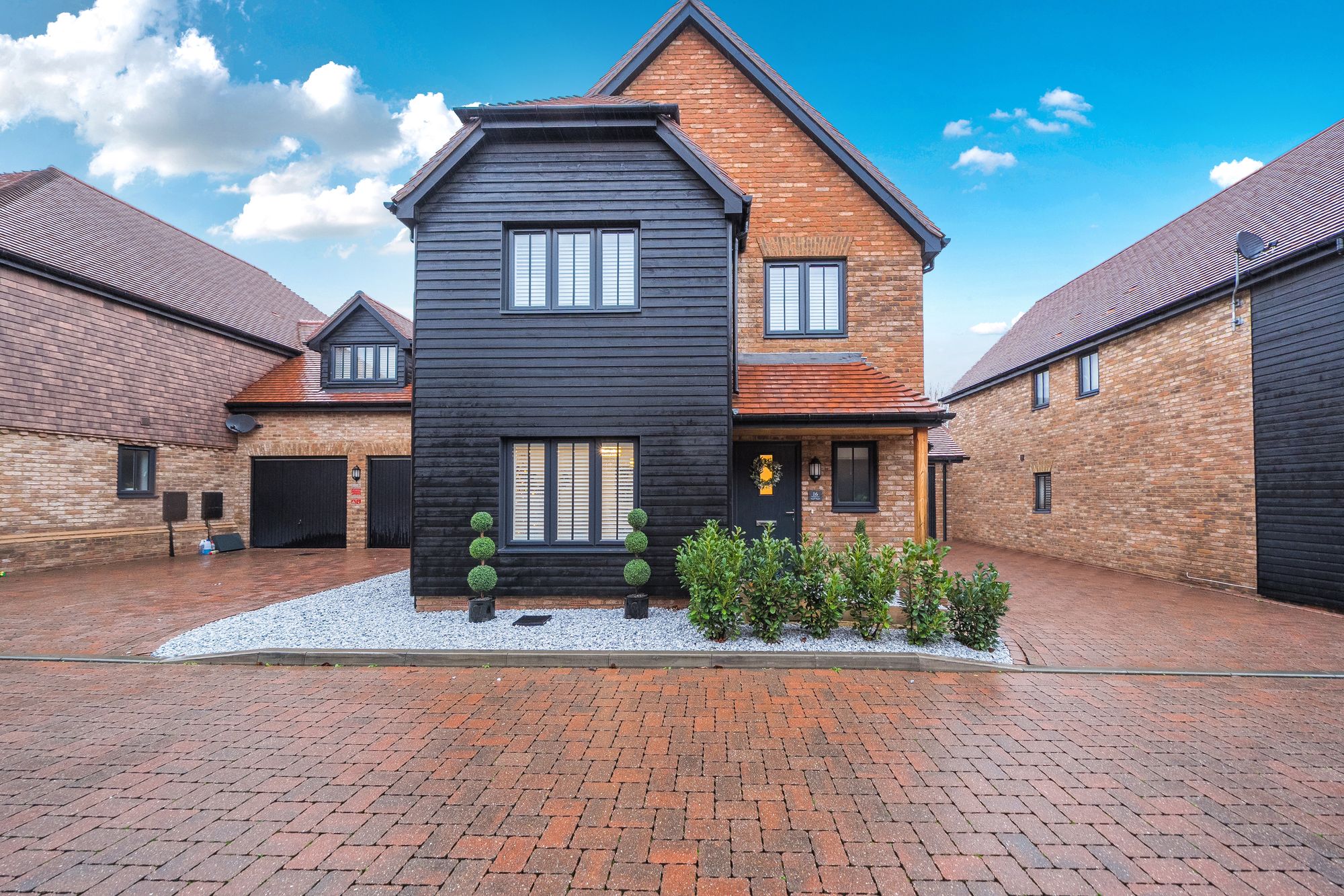 Oakleigh Grove, Cliffe Woods, Kent. ME3