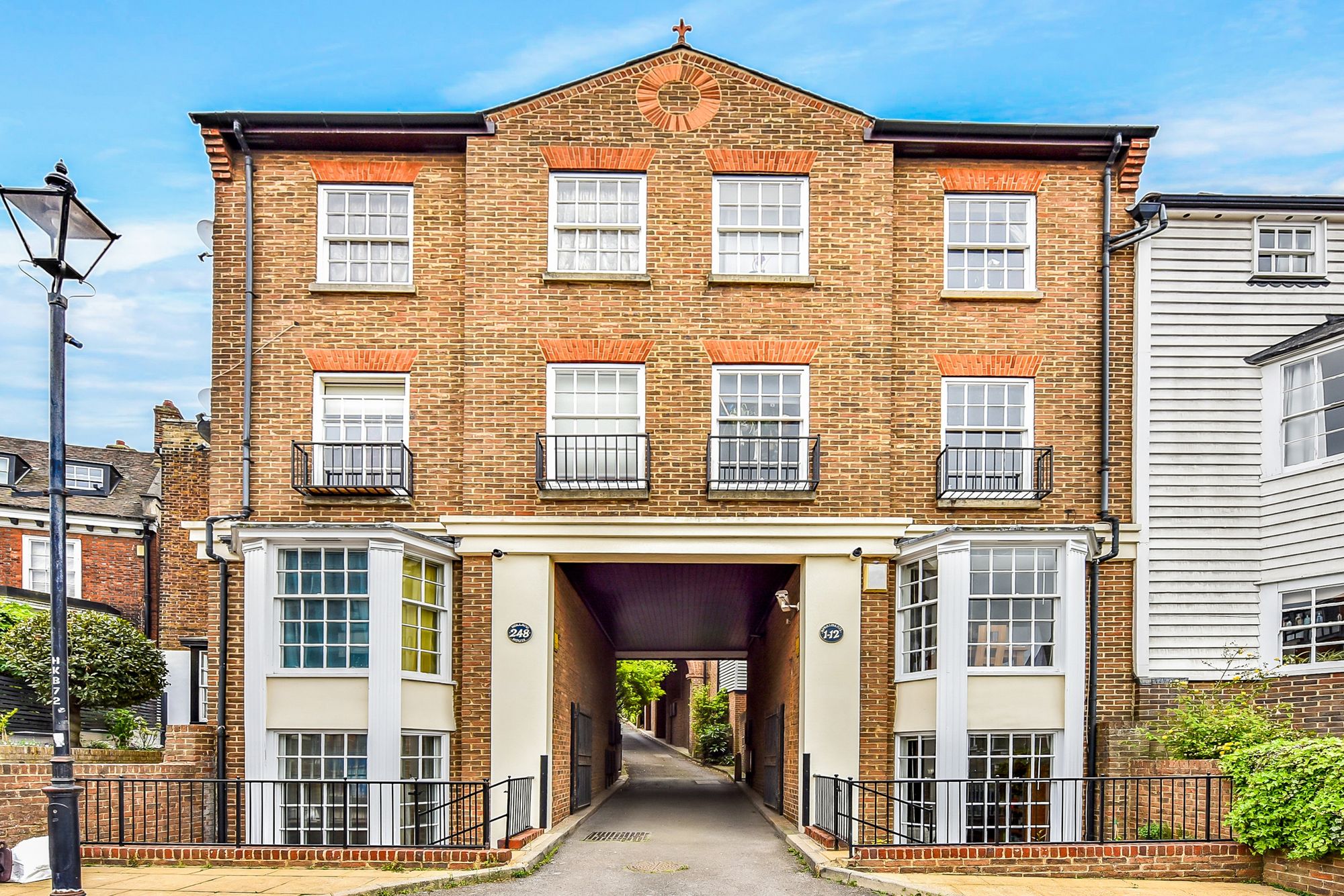 High Street, Holland House ME1