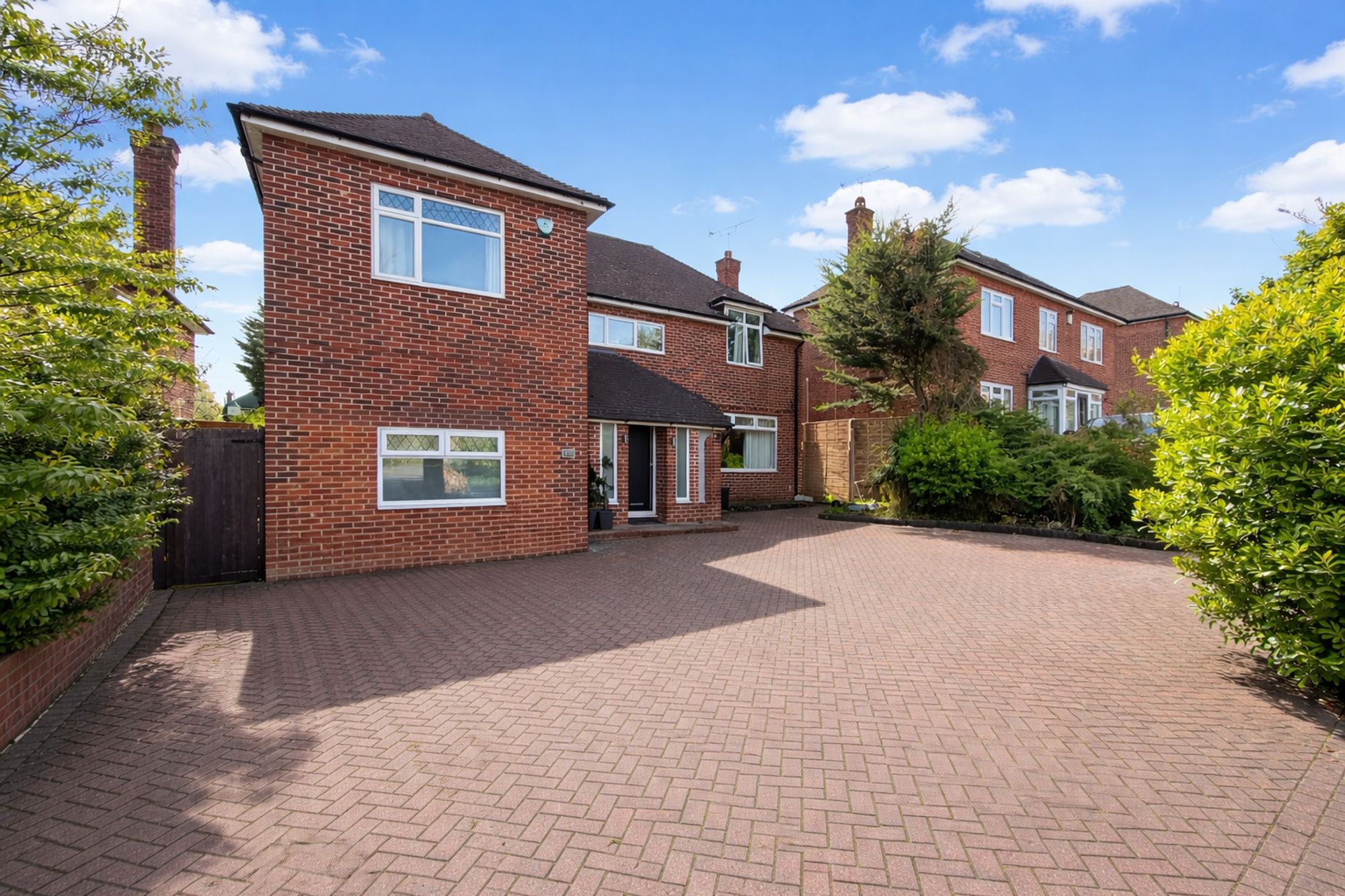 Valley Drive, Gravesend, Kent. DA12