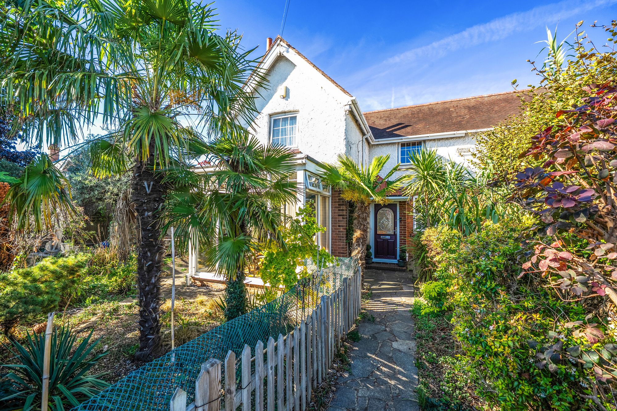 Hollywood Lane, Wainscott, Rochester, Kent. ME3