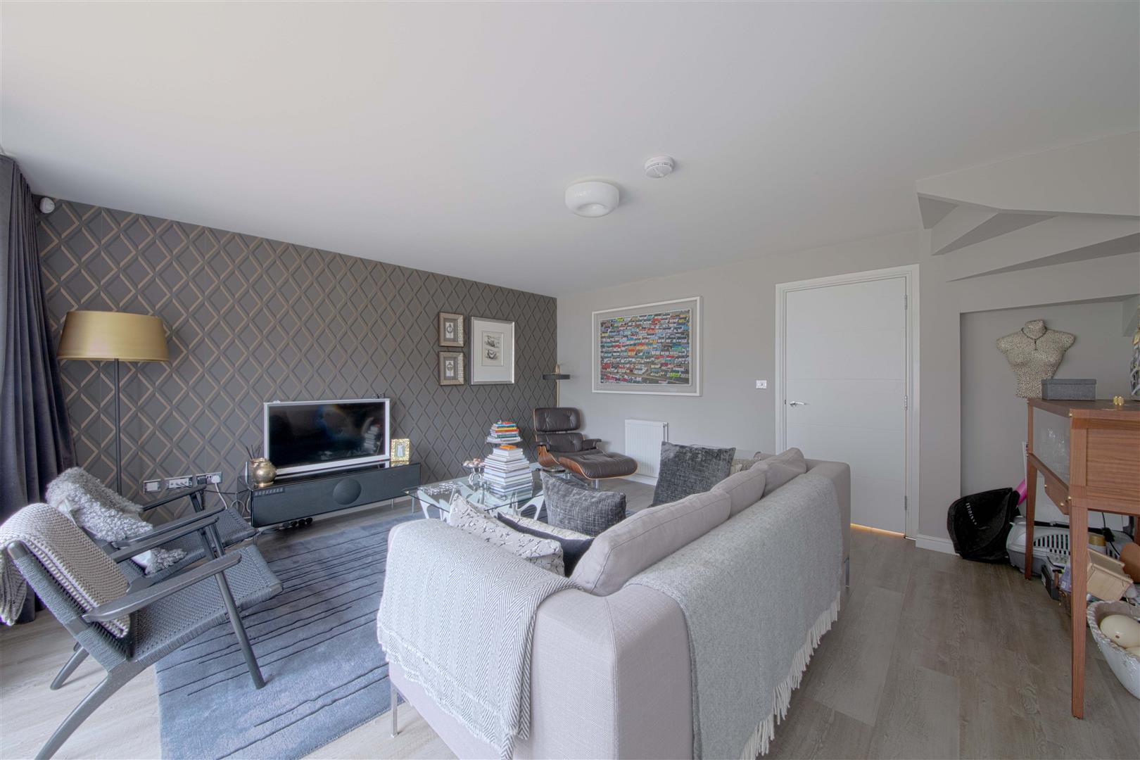 Property in Station Road, Marlow, Buckinghamshire, SL7 1NX