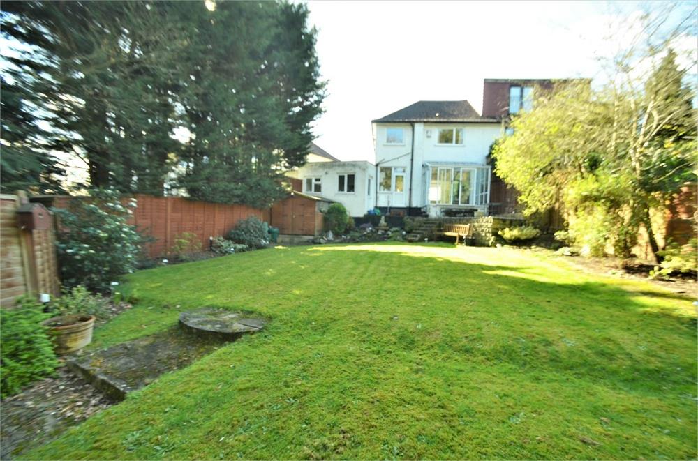Property in Highview Gardens, Edgware, Middlesex, HA8 9UB