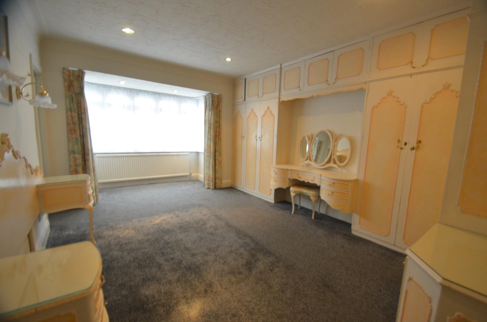 Property in Whitchurch Lane, Edgware, London, HA8 6QH