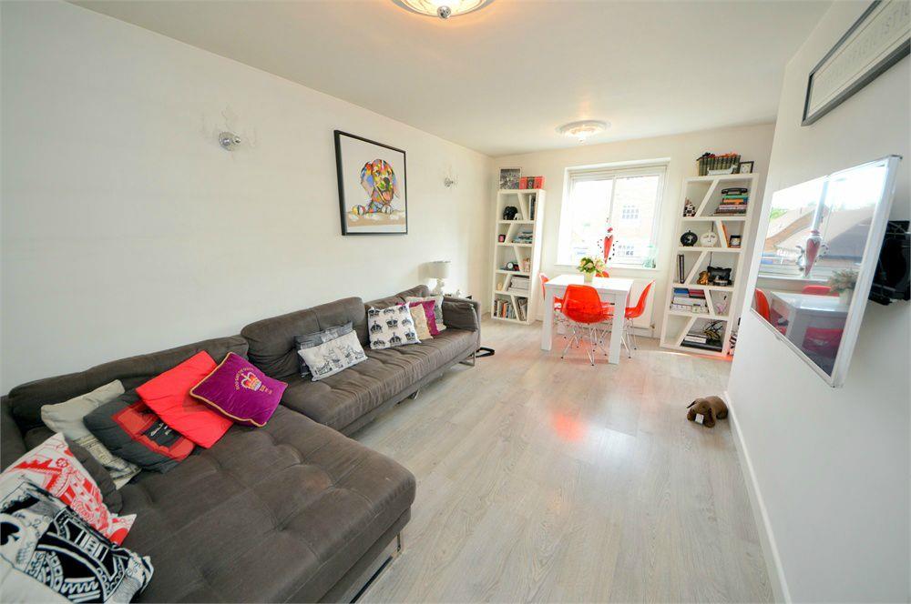 Daws Lane, Mill Hill, NW7