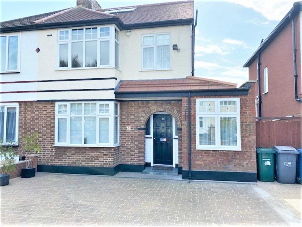 Property in Aberdare Gardens, Mill Hill, NW7 1DS