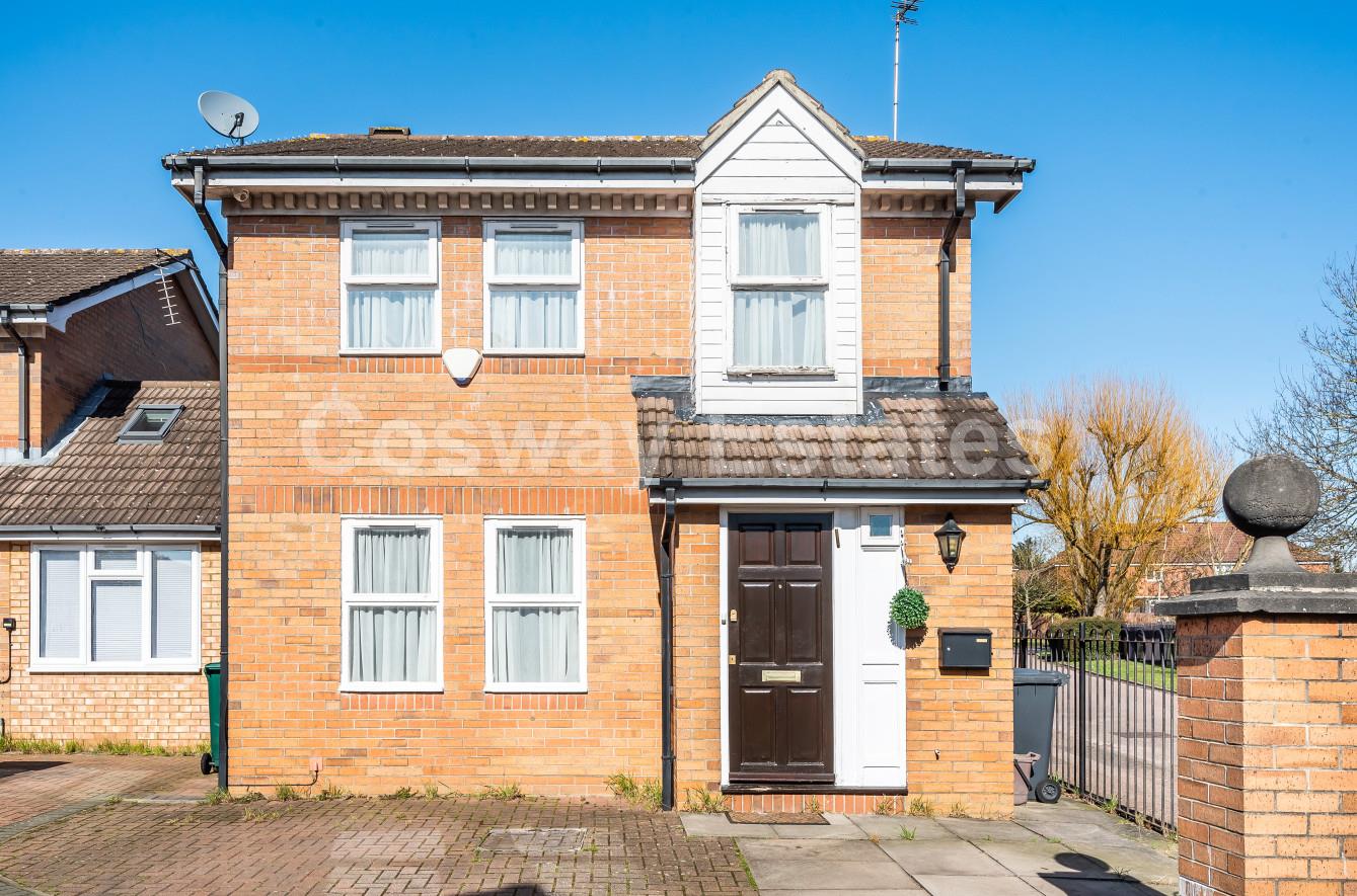 Property in Tayside Drive, Edgware, HA8 8RD