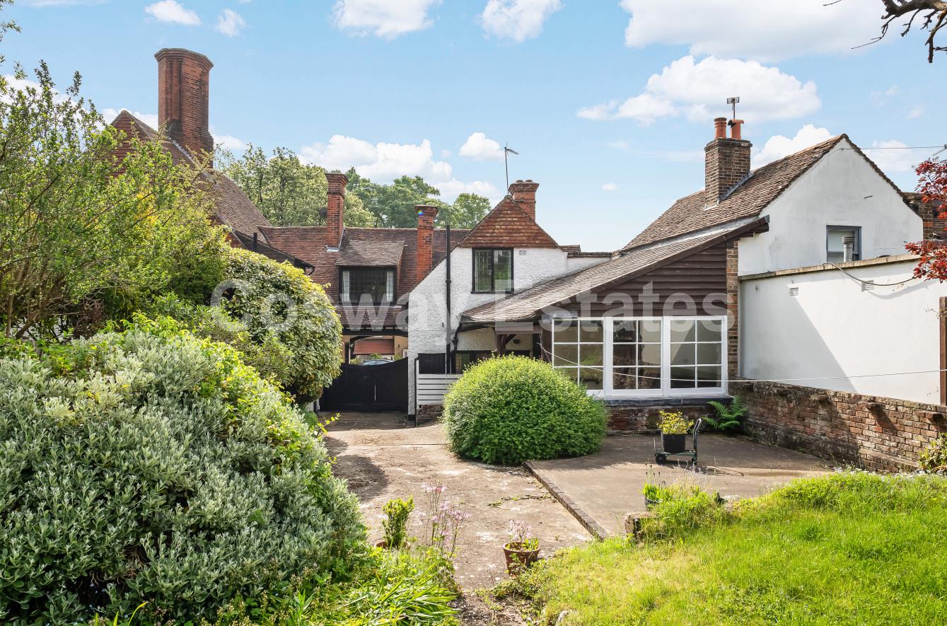 Property in Highwood Hill, Mill Hill, NW7 4HG