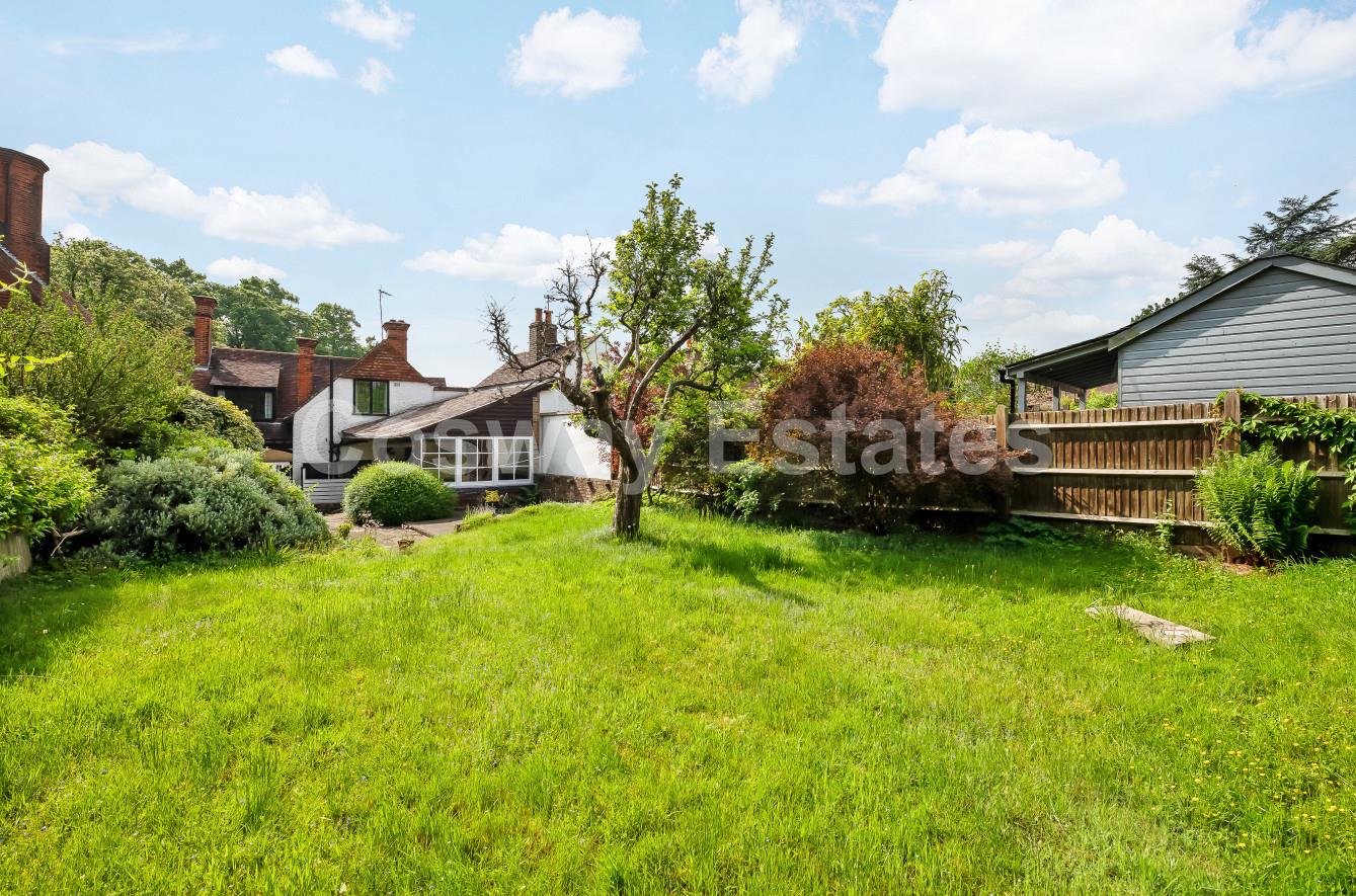 Property in Highwood Hill, Mill Hill, NW7 4HG