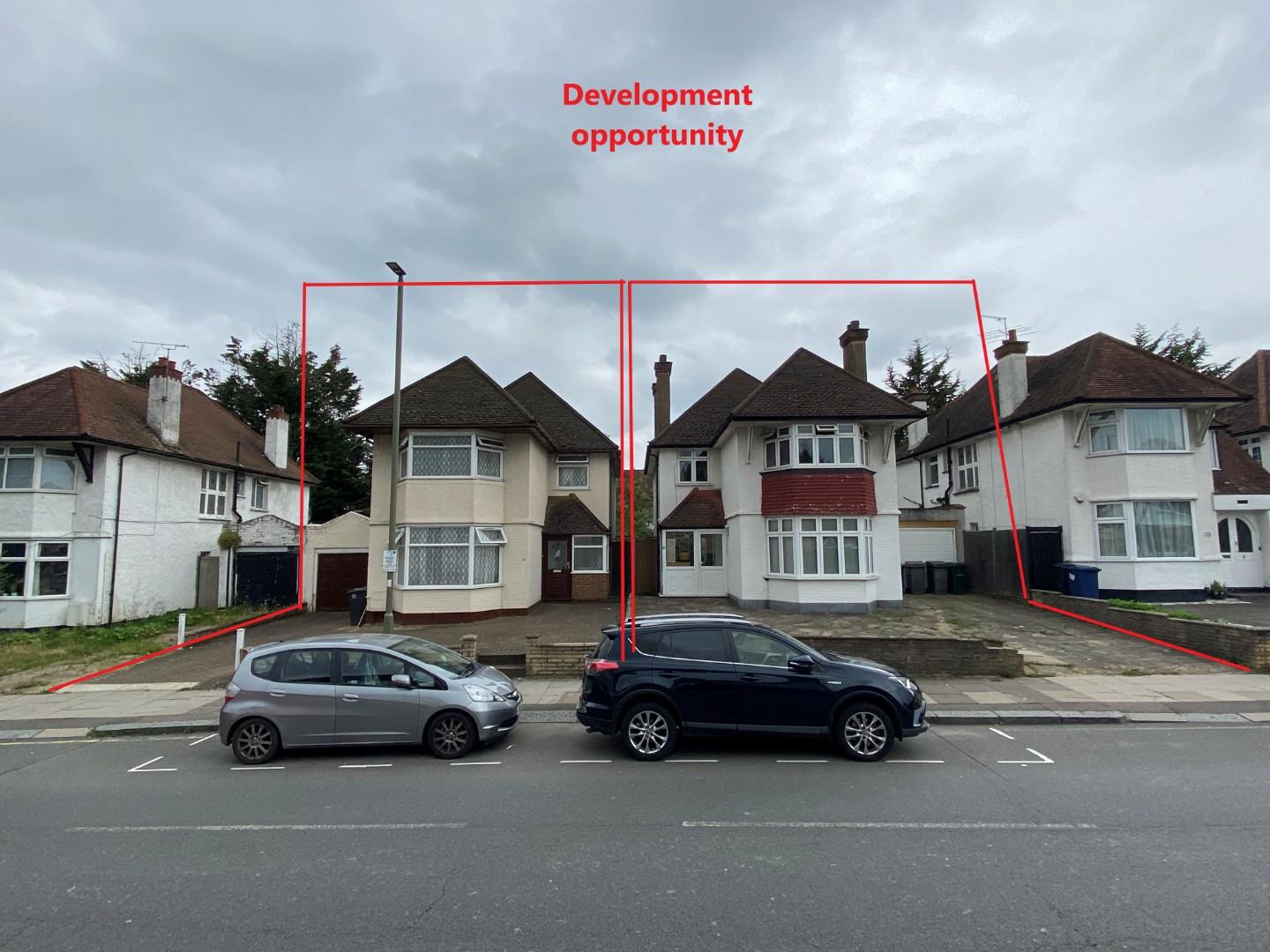 Property in Edgwarebury Lane, Edgware, HA8, Middlesex, HA8 8LJ
