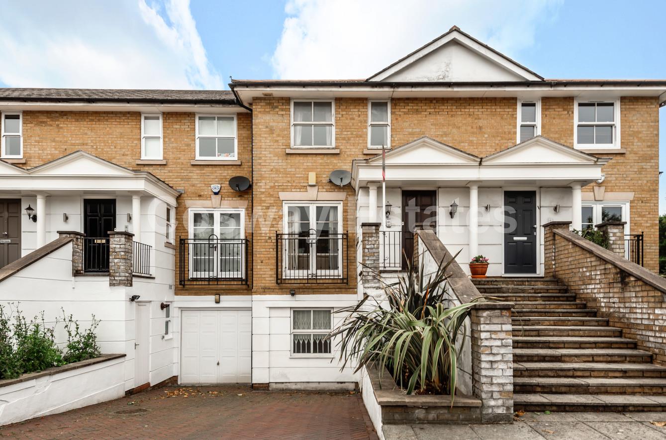 Goodwyn Avenue, Mill Hill