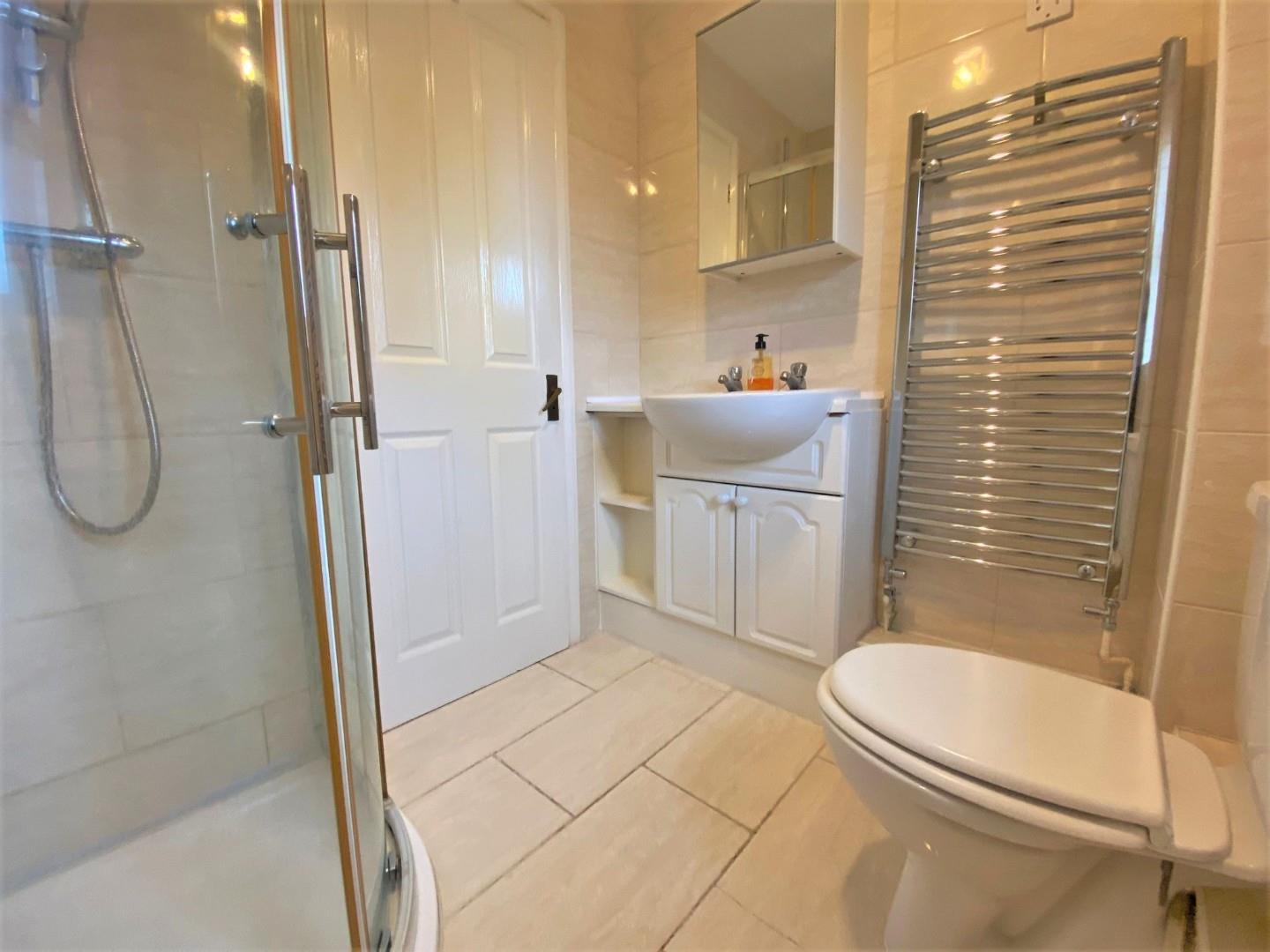 Property in Longfield Avenue, Mill Hill, London, NW7 2EH