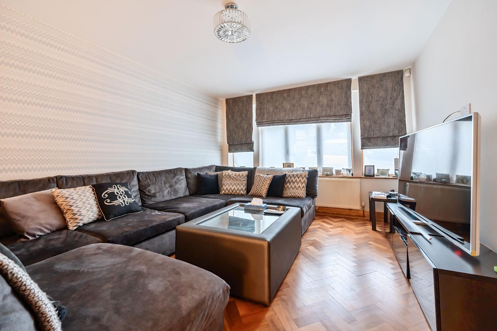 Property in Austell Gardens, Mill Hill, NW7 4NS