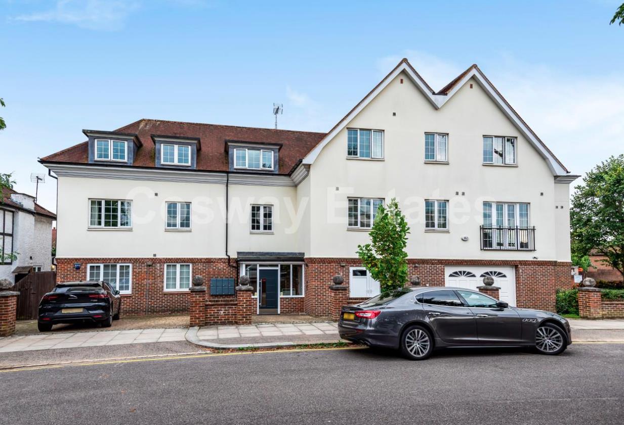 Sunbury Gardens, Mill Hill