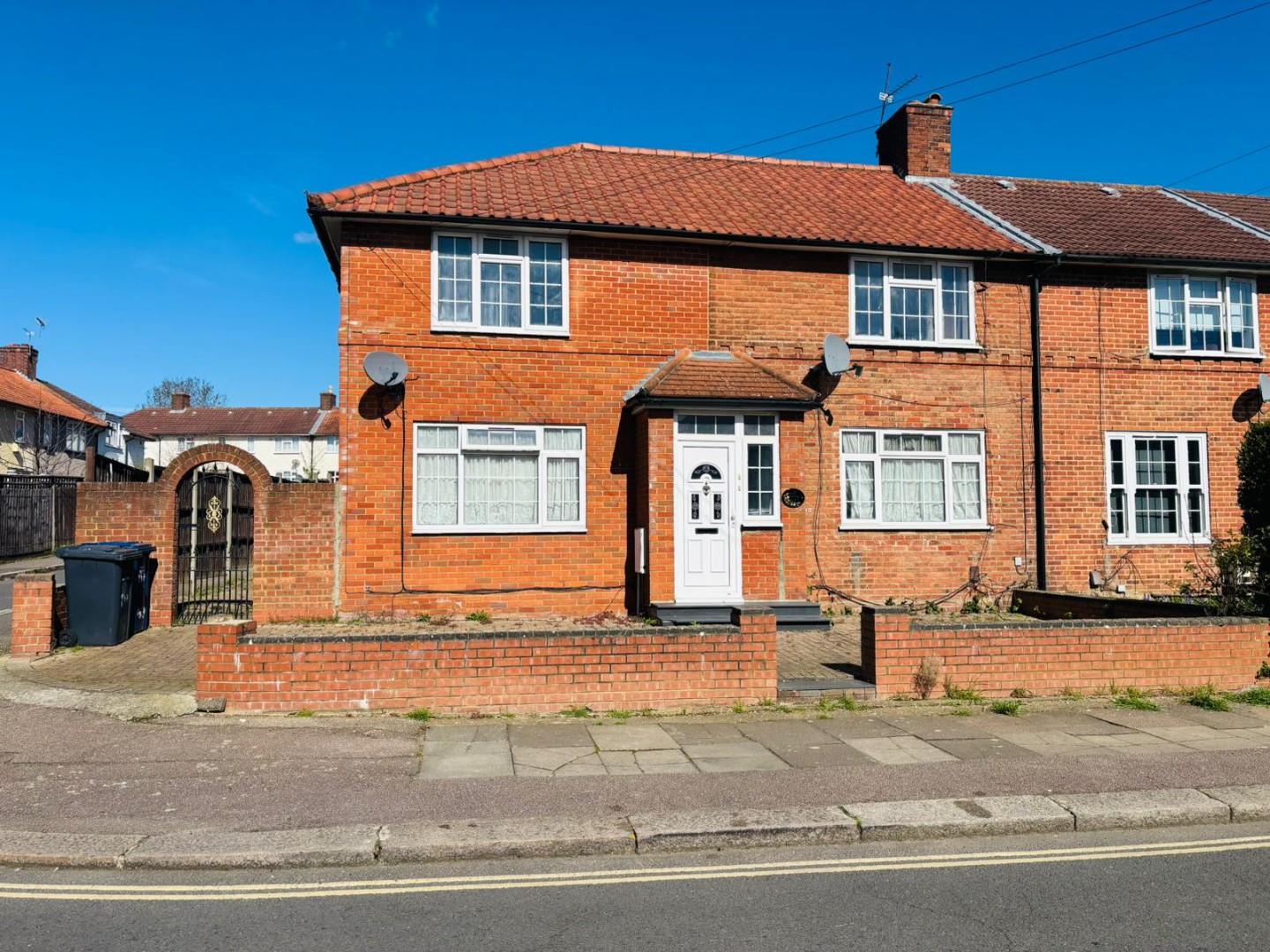 Abbots Road, Edgware, HA8, Edgware