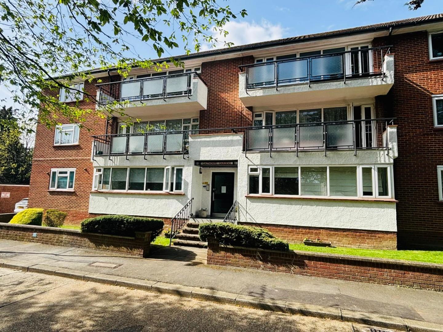 Calthorpe Gardens, Edgware, HA8, Edgware