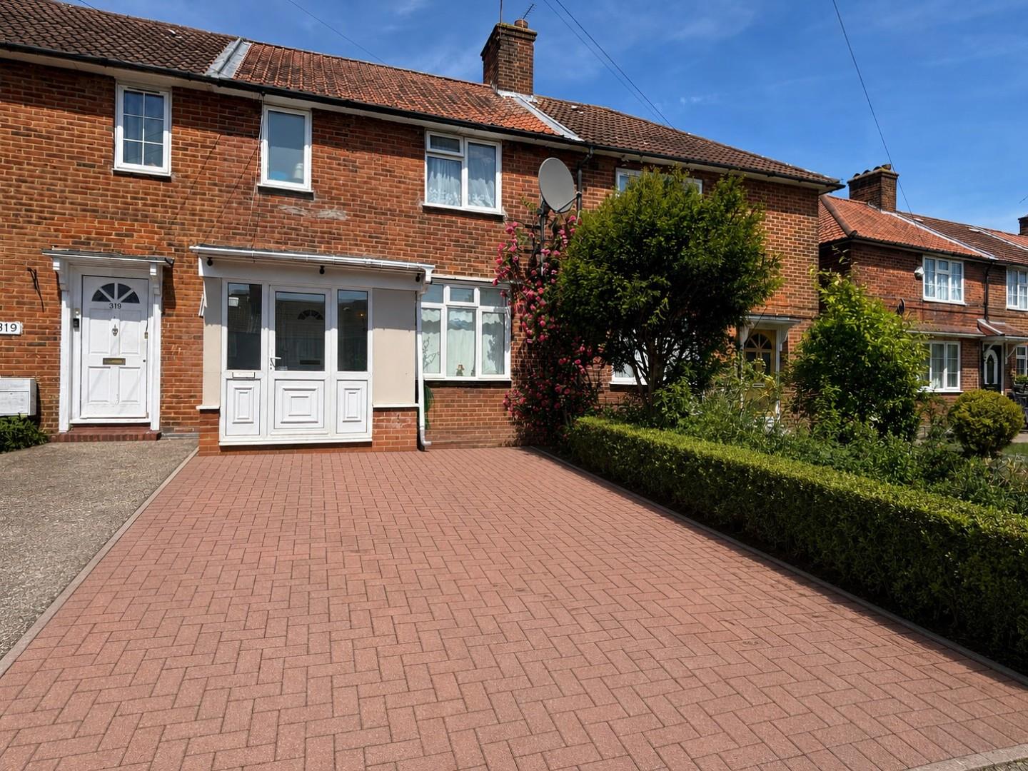 Deansbrook Road, Edgware, HA8, Edgware